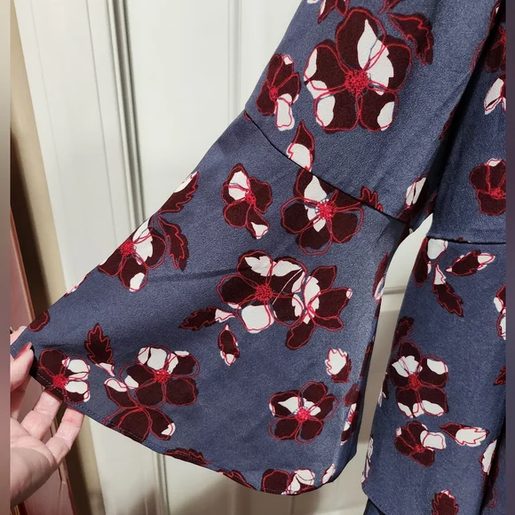 Lane Bryant Floral High-Low Blouse – Size 26 - Picture 4 of 6